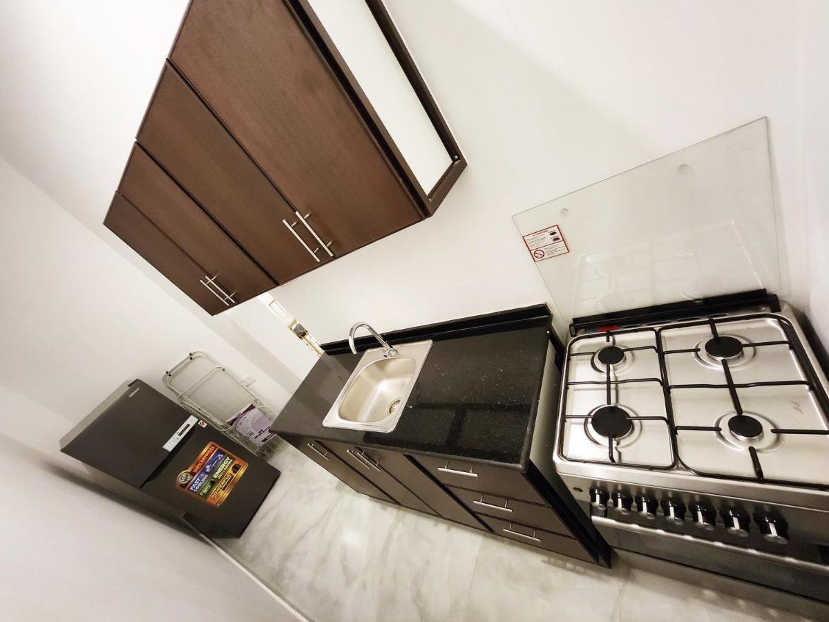 Moods Holiday Homes 艾因 外观 照片