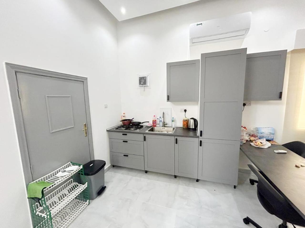 Moods Holiday Homes 艾因 外观 照片