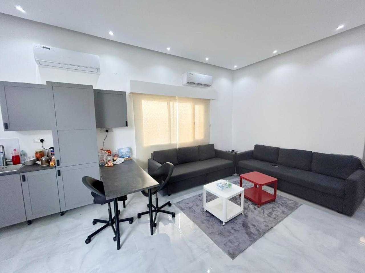 Moods Holiday Homes 艾因 外观 照片