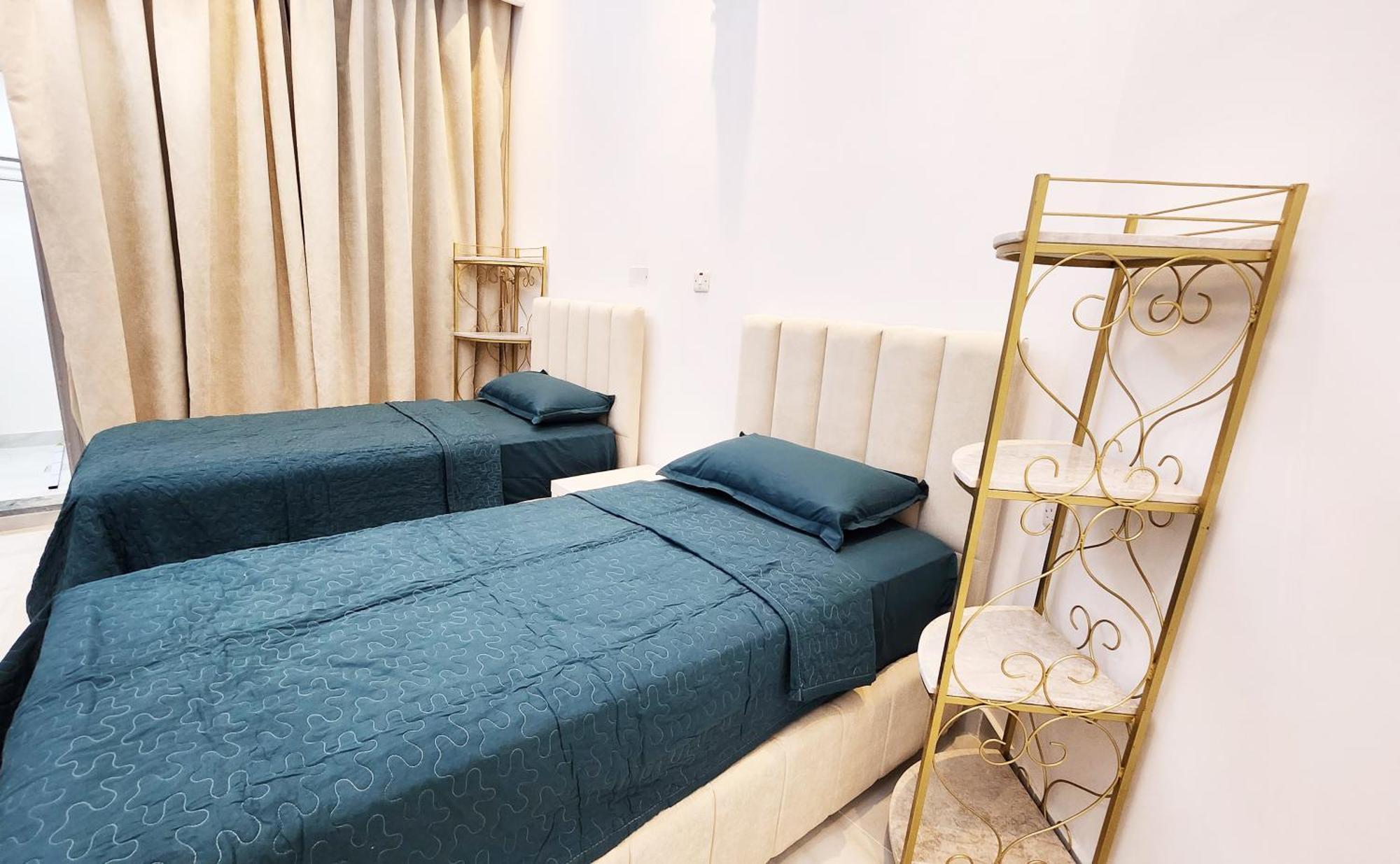 Moods Holiday Homes 艾因 外观 照片